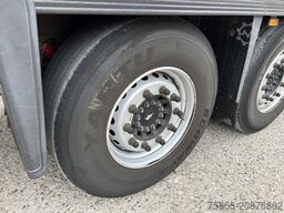 Schmitz Cargobull SCB S3B / Box Trailer / 2x Liftas / APK TUV 10-26