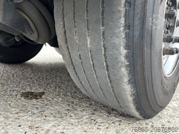 Schmitz Cargobull SCB S3B / Box Trailer / 2x Liftas / APK TUV 10-26