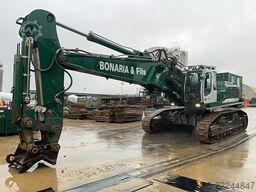 Liebherr R954C with 2 booms and 2 buckets