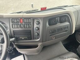 DAF LF 260 KOFFER+LBW