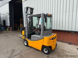 Jungheinrich EFG 320 / 4586 Std.