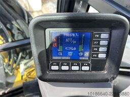 Komatsu PC30MR-5