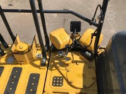 Komatsu PC210LCI-11