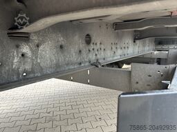 Schmitz Cargobull SCB S3B / Box Trailer / 2x Liftas / APK TUV 09-26