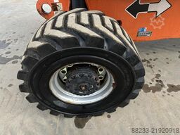 JLG 800AJ