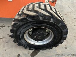 JLG 800AJ