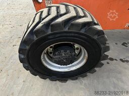 JLG 800AJ