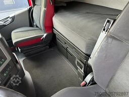 Volvo FH Globetrotter 4x2 ADR (EXII, EXIII, FL, AT) E...