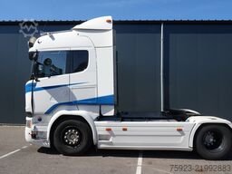 Scania R 450 tractor unit damaged front