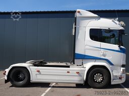 Scania R 450 tractor unit damaged front