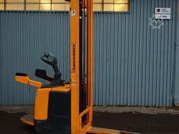 Jungheinrich ERC 212 scales