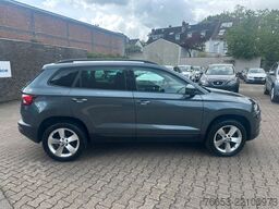 SKODA Karoq 2.0l TDI 85kW DSG * PANO * Navi * Klimaaut