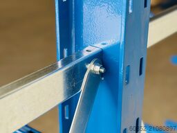 ca. 3,15 lfm. Kragarmregal mit Fachböden H: 250cm 140 kg/Arm META Multistrong