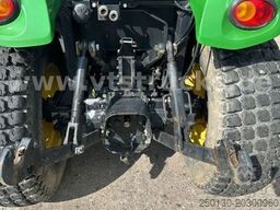 John Deere 3520 4x4 Hofschlepper Rasenbereifung