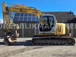 NEW HOLLAND KOBELCO E135SR-1E