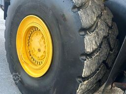 Komatsu WA500-8E0