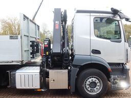 Mercedes-Benz Actros 2133 L Trekker + Hiab Kraan met City Tra...