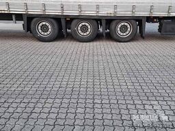 Schmitz Cargobull Curtainsider Mega Getränke