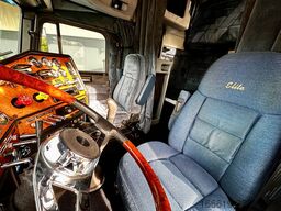 FREIGHTLINER Classic XL