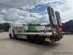 SCANIA G450 Baumaschinentransporter mit Rampen