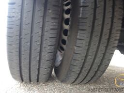 MERCEDES-BENZ Sprinter 516 21 Sitze mit großem Gepäck