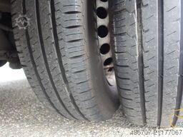 MERCEDES-BENZ Sprinter 516 21 Sitze mit großem Gepäck