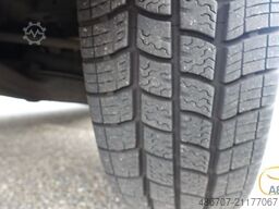 MERCEDES-BENZ Sprinter 516 21 Sitze mit großem Gepäck