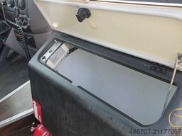 MERCEDES-BENZ Sprinter 516 21 Sitze mit großem Gepäck