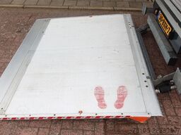 Iveco 50 C 18 Automaat  Bak + Dhollandia klep 1000 kg...