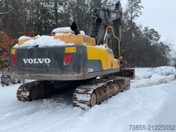 Volvo EC250DNL with 3 excavator buckets
