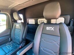 RENAULT Master STX 5 Sitzer Haras ex. Lang Automatik