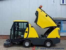 Johnston Bucher Johnston Sweeper CX202 mit EURO 6 Klima