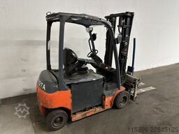 Toyota 8FBM20T - SEITENSCHIEBER - KLAMMER
