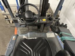 Toyota 8FBM20T - SEITENSCHIEBER - KLAMMER