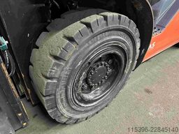 Toyota 40-8FD50N - TRIPLEX 5 m