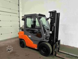 Toyota 02-8FGF30