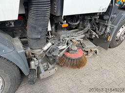 MERCEDES-BENZ ATEGO 1323 Kehrmaschine Bucher Cityfant 6000
