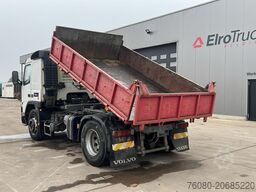 Volvo FM 10 - 320 (POMPE MANUELLE / MANUAL PUMP / MAN...