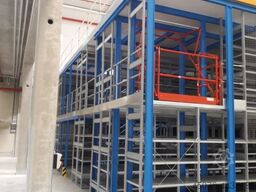 2.700 m² Lagerbühne Schäfer R3000 2-stöc CAD Planung und Montage