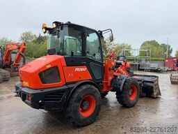 Kubota R 082