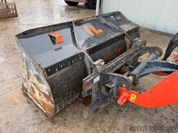 Kubota R 082
