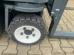 Combilift CB3000// Diesel// Perfect / Only 5185 h