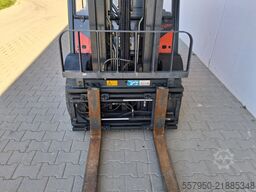 Linde H 25 Diesel Triplex Zinkenverstellgerät