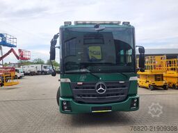 Mercedes-Benz Econic Segregacja