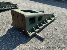 Paire d'équerres en fonte 2075 x 1000 x 700 mm