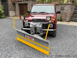 Lada Niva 1.7 Schneeschild Winterdienst