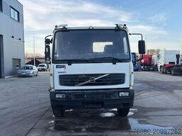 Volvo FL 220 (STEEL SUSP. / 10 BOLTS / 18 TONS / LONG...