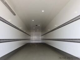 MAN TGM 15.290 Trekker + Heiwo city trailer geïsole...