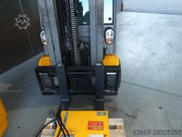 Jungheinrich EFG 320 - 464 DZ