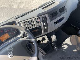 Volvo FL240 Closed Box / Loading Lift / 157.000 KM